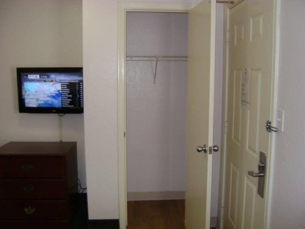 Intown Suites Extended Stay San Antonio Tx - Nacogdoches Road Екстериор снимка